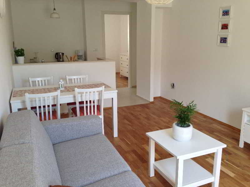 Apartments Silvija Mokosica Bagian luar foto