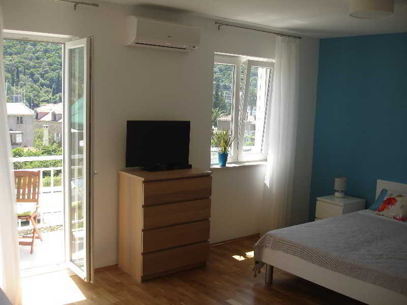 Apartments Silvija Mokosica Bagian luar foto