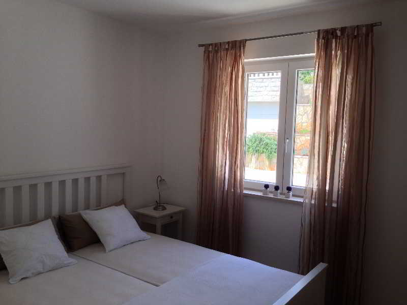 Apartments Silvija Mokosica Bagian luar foto